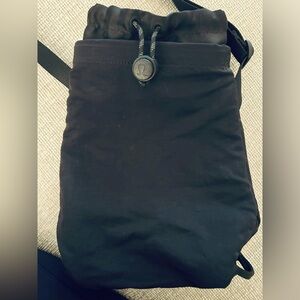 lululemon athletica Black Crossbody Water Bottle bag